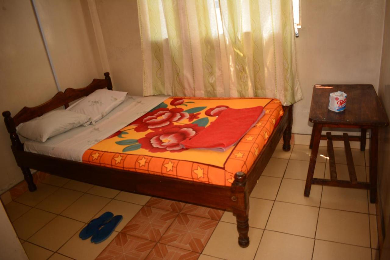 Mona Lisa Guest House, Кисуму Экстерьер фото