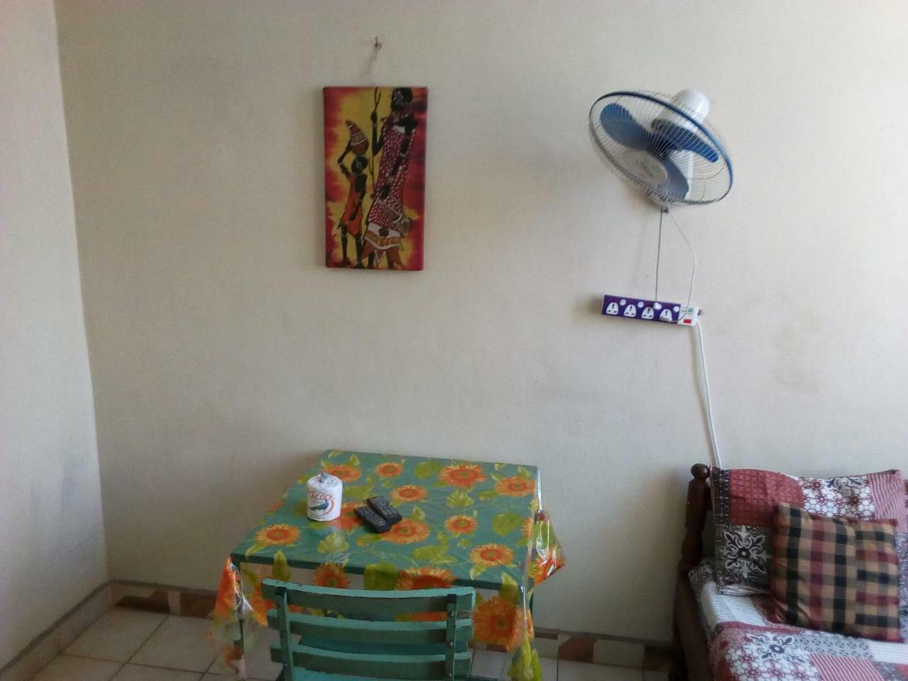 Mona Lisa Guest House, Кисуму Экстерьер фото